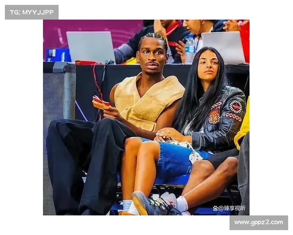 NBA花絮:球员幕后趣事大揭秘,赛场外的真实故事与精彩瞬间 NBA花絮:球员幕后趣事大揭秘,赛场外的真实故事与精彩瞬间